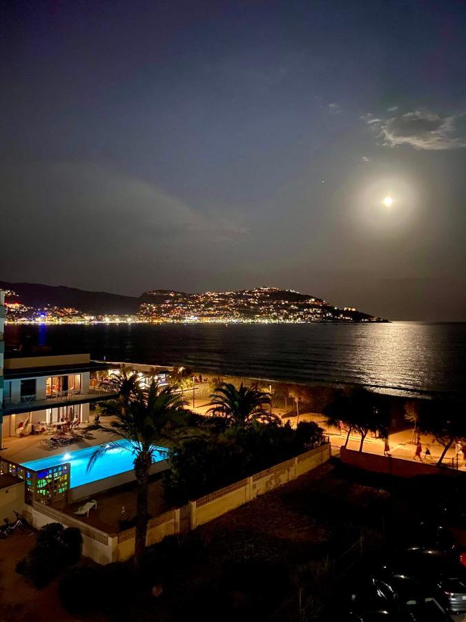 Studio Roses Beach Dış mekan fotoğraf